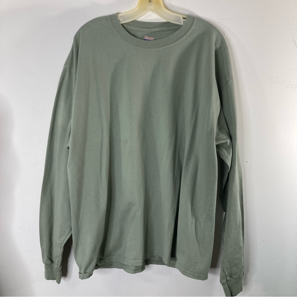 ✨ Hanes Long Sleeve Tee – Everyday Essential ✨ - Picture 2 of 9